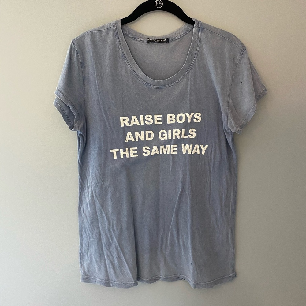 Brandy Melville Raise Boys & Girls the same Tee